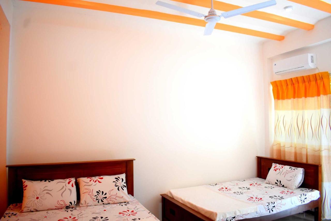 Sri Mayura Holiday Resort كاتاراغاما المظهر الخارجي الصورة