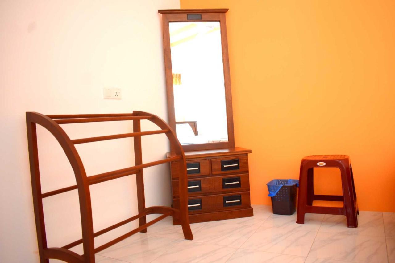 Sri Mayura Holiday Resort كاتاراغاما المظهر الخارجي الصورة