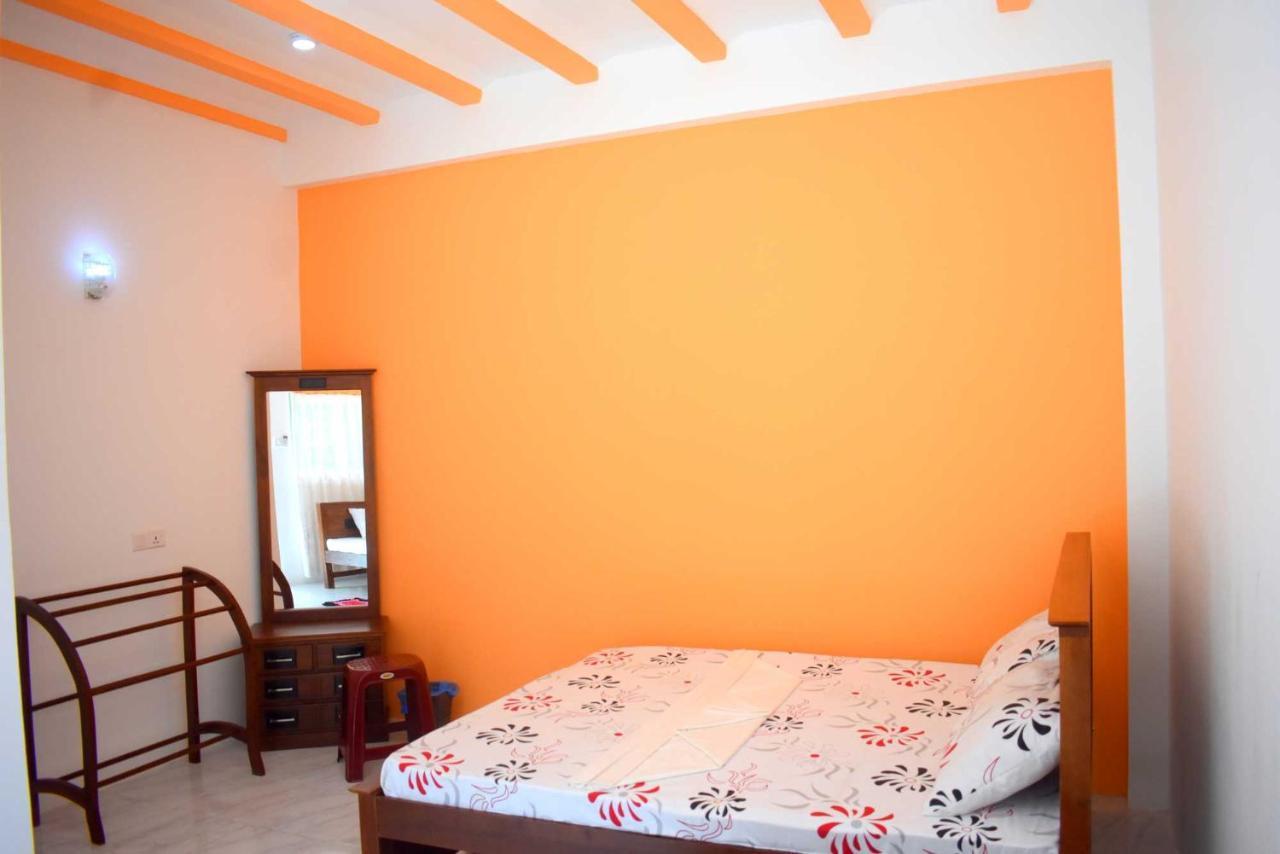 Sri Mayura Holiday Resort كاتاراغاما المظهر الخارجي الصورة